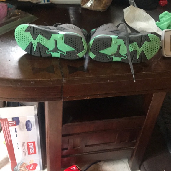 Jordan 6 size 8c light worn no box - Picture 3 of 4